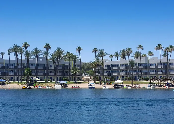 The Nautical Beachfront Resort 3*